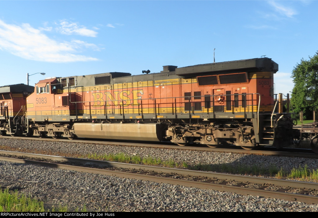 BNSF 5083